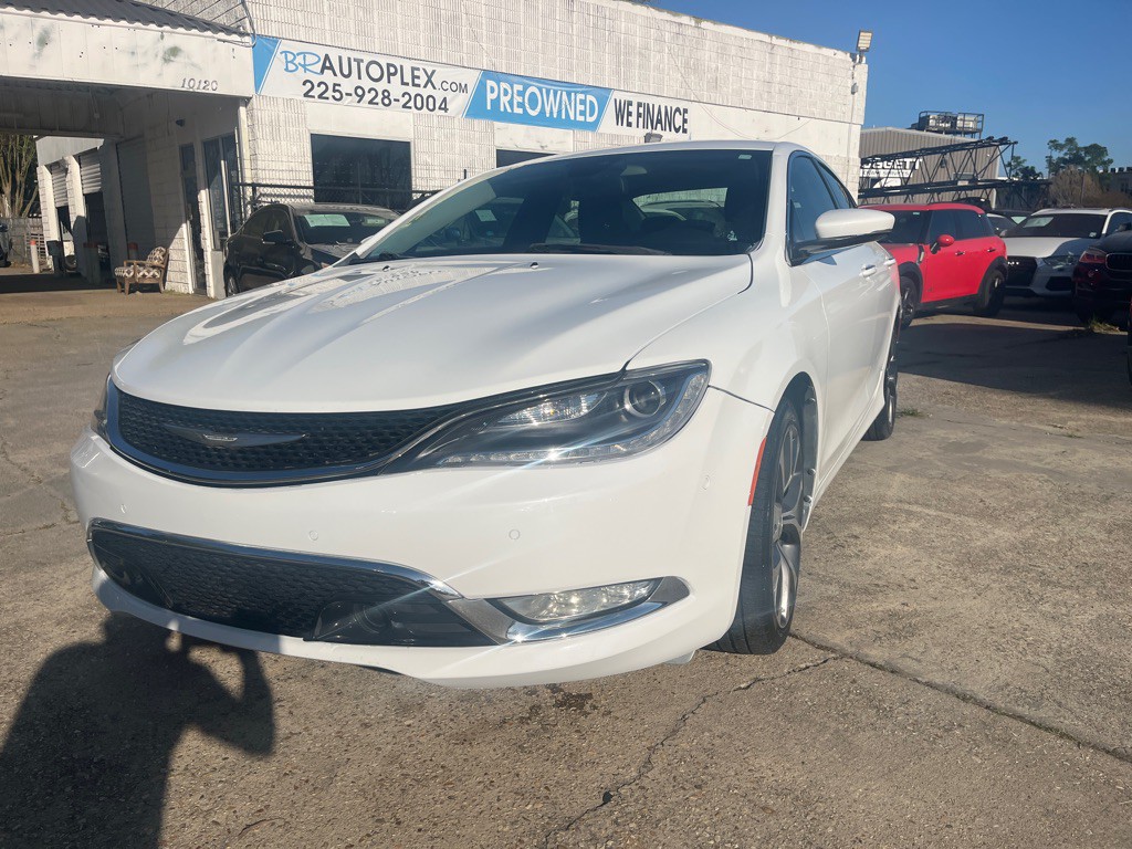2015 Chrysler 200 Image 2