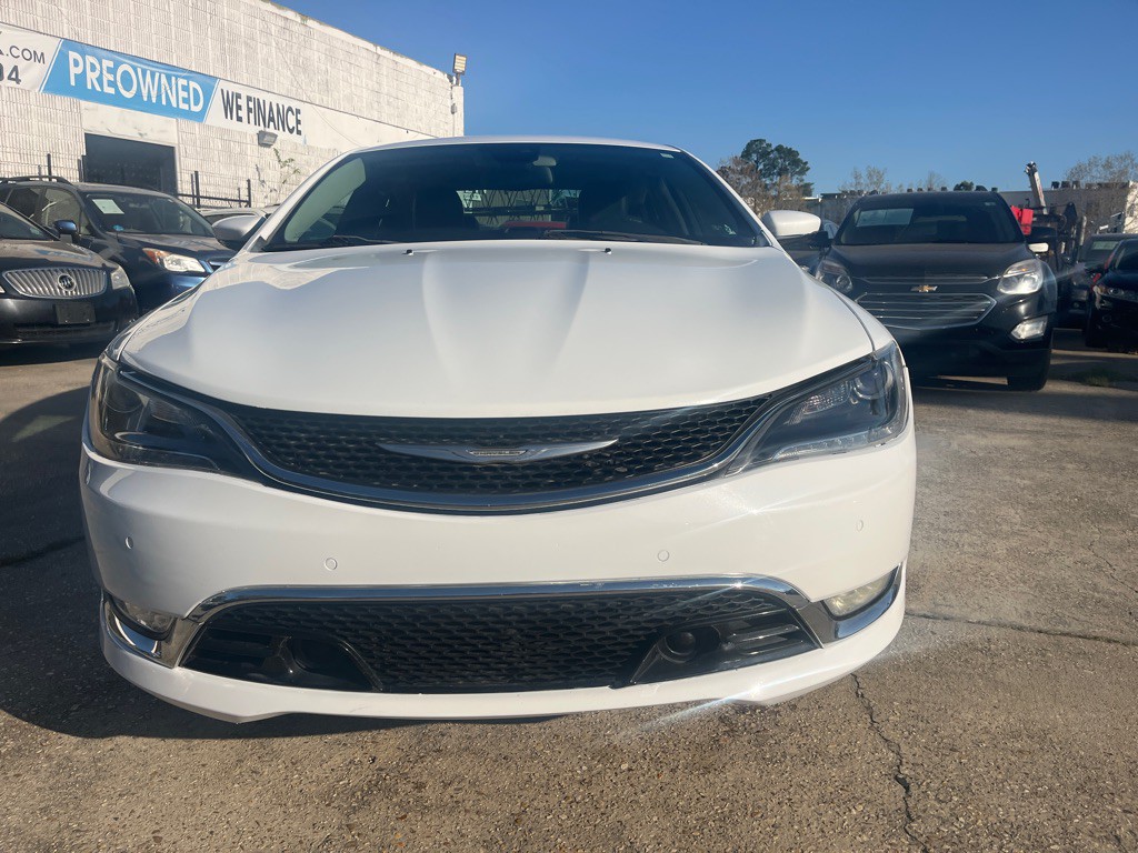 2015 Chrysler 200 Image 3