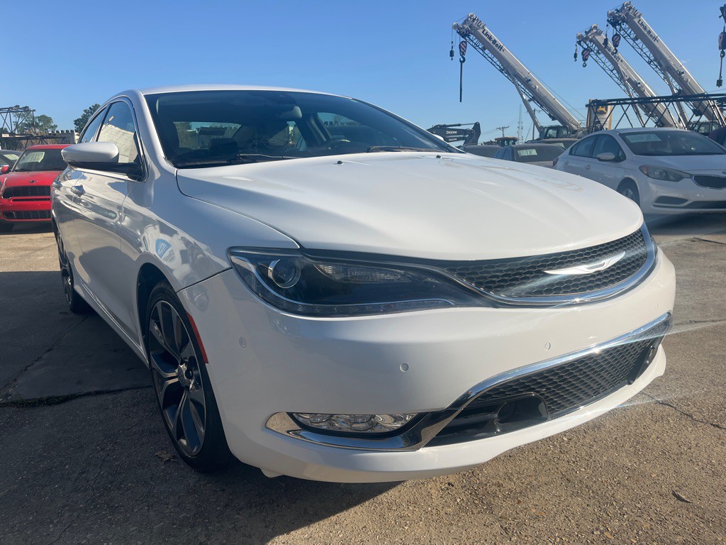 2015 Chrysler 200 Image 4