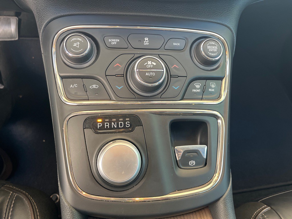 2015 Chrysler 200 Image 21