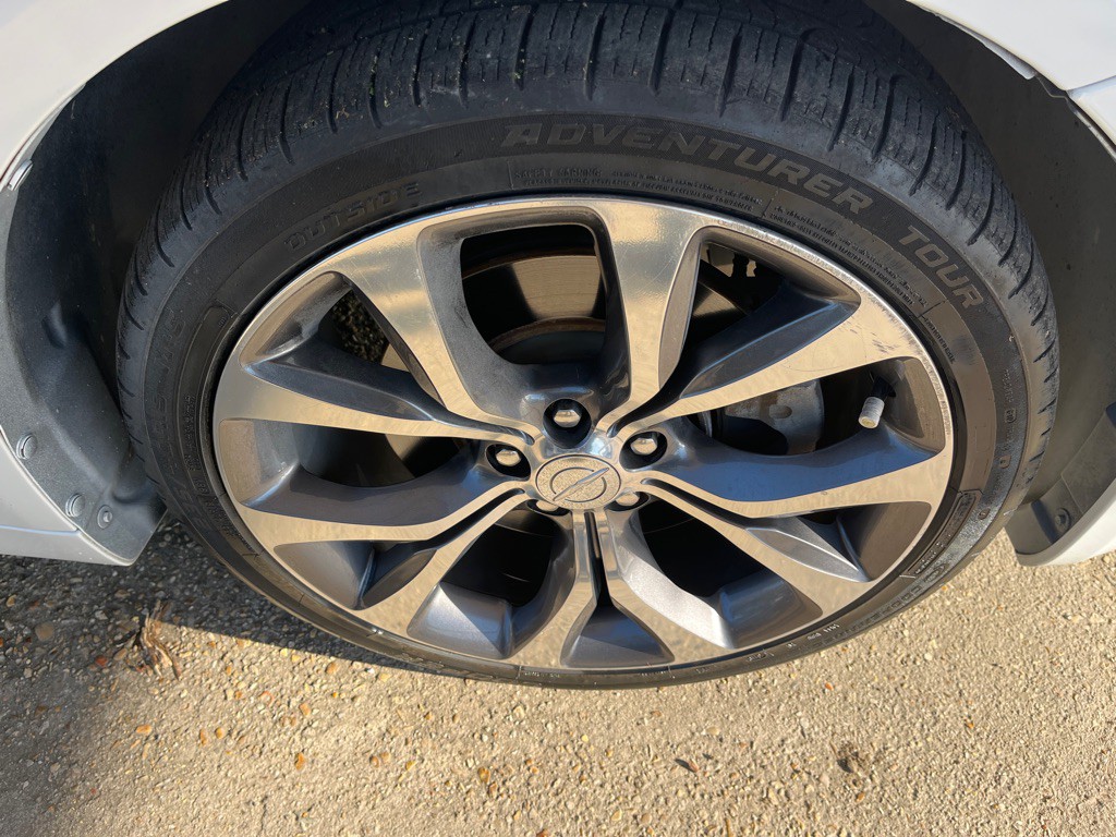 2015 Chrysler 200 Image 35