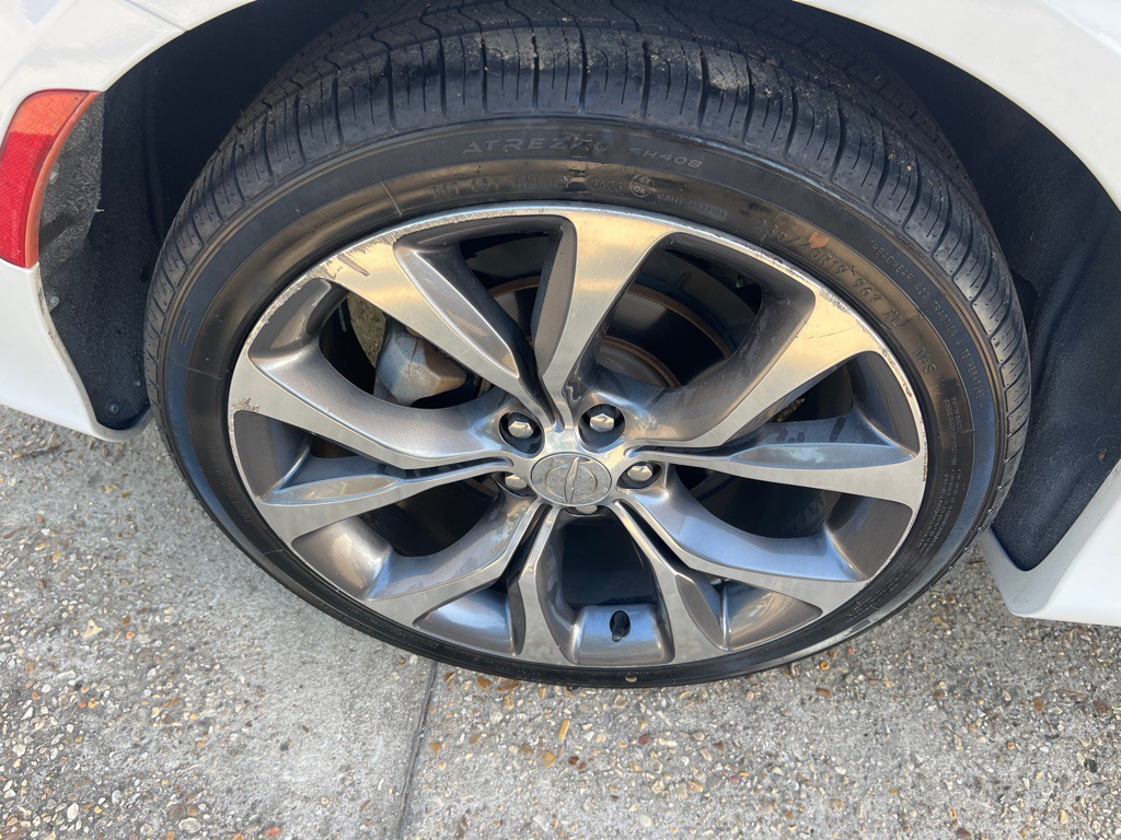 2015 Chrysler 200 Image 36