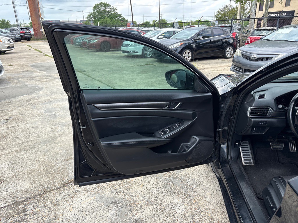 2018 Honda Accord Image 14
