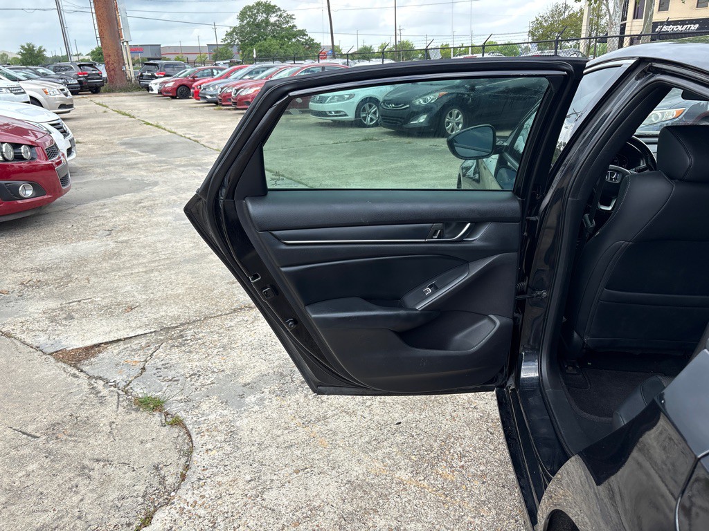 2018 Honda Accord Image 18