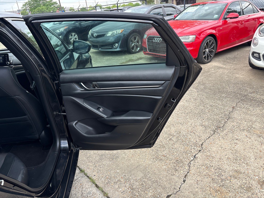 2018 Honda Accord Image 21