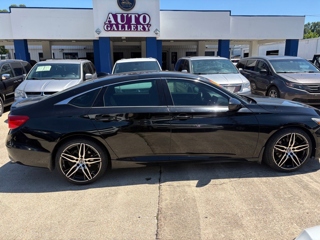 2018 Honda Accord Image 2
