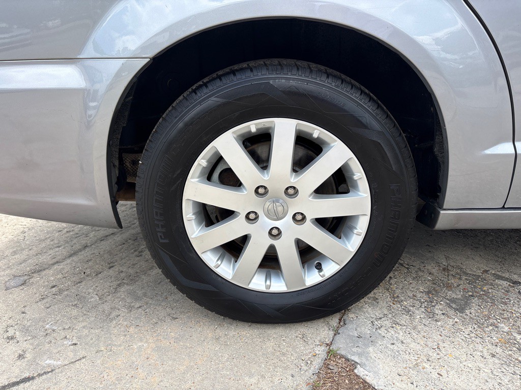 2015 Chrysler Town & Country Image 31