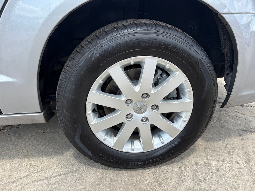 2015 Chrysler Town & Country Image 33