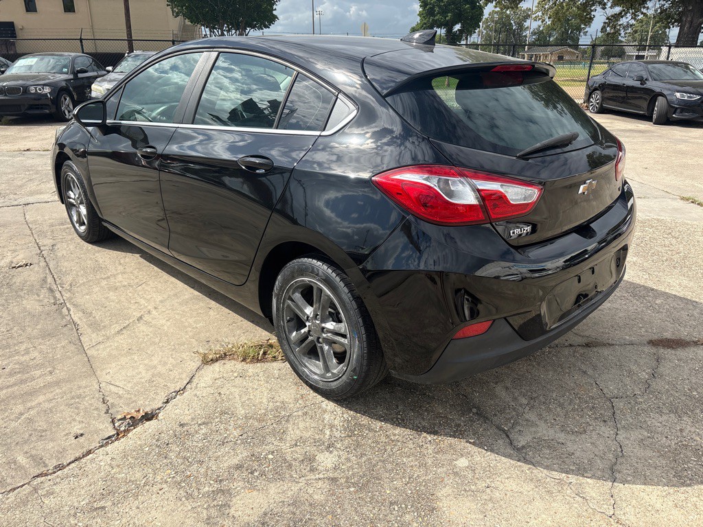 2018 Chevrolet Cruze Image 3
