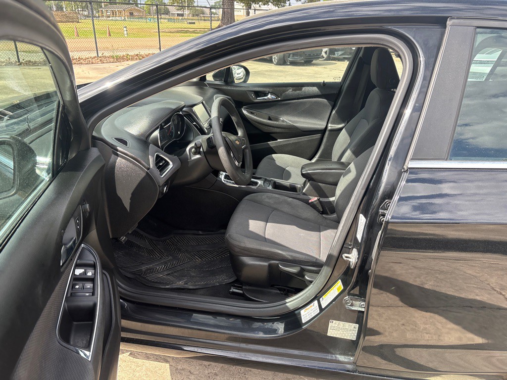 2018 Chevrolet Cruze Image 9