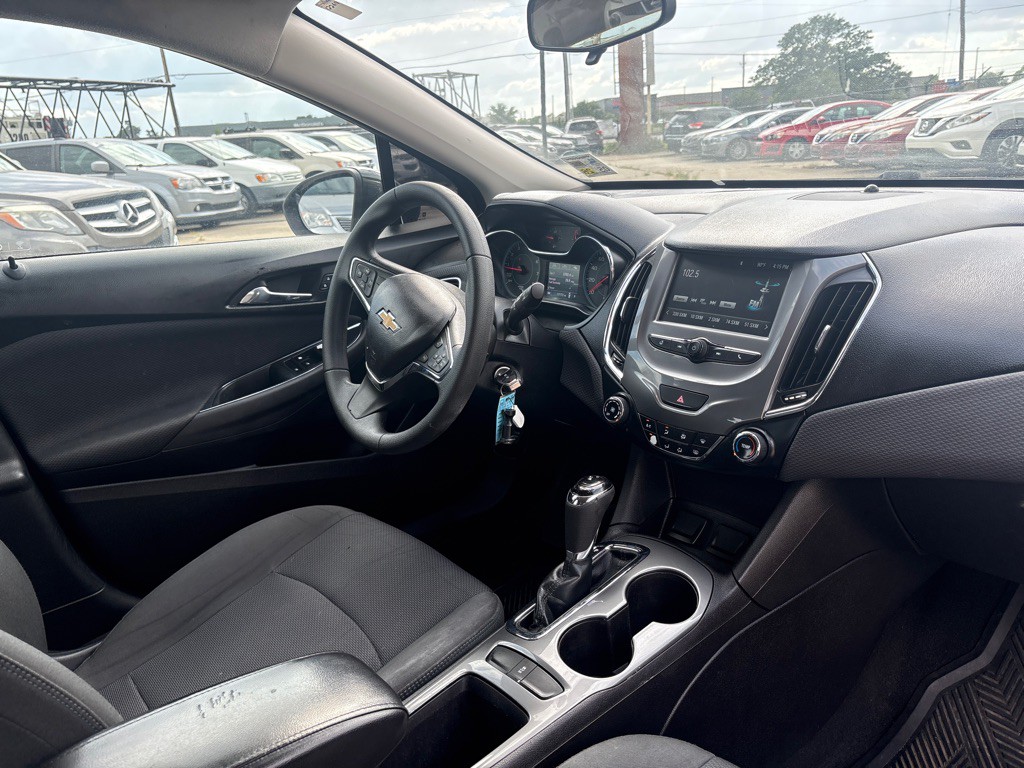 2018 Chevrolet Cruze Image 25