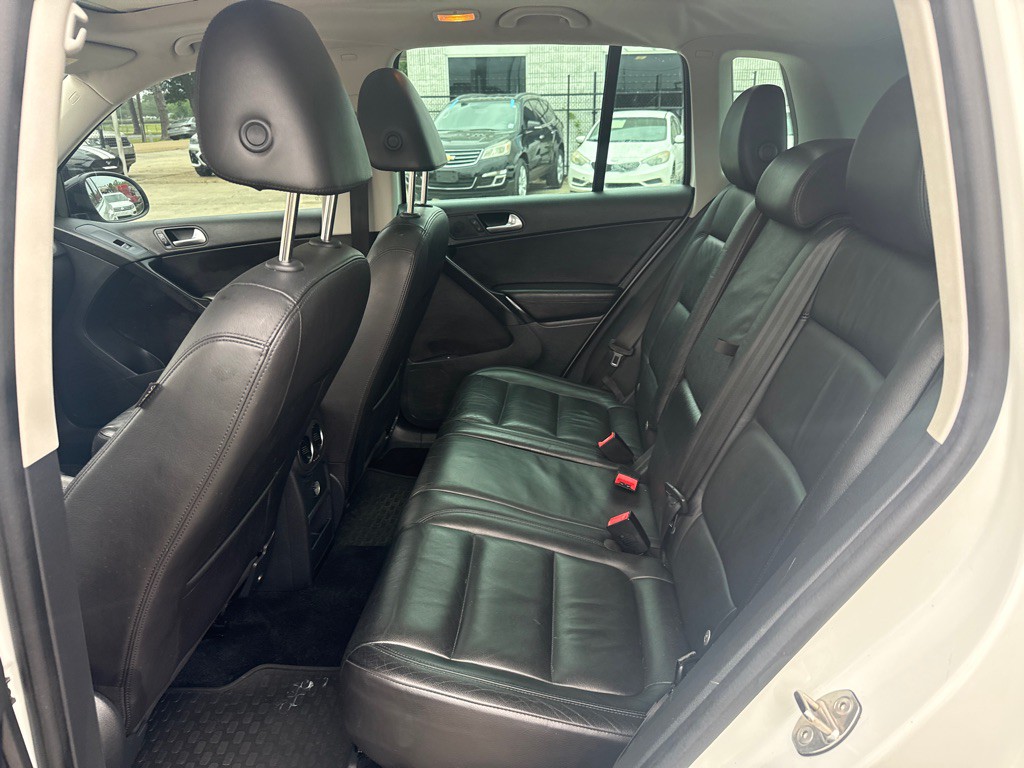 2017 Volkswagen Tiguan Image 12