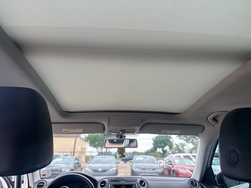2017 Volkswagen Tiguan Image 14