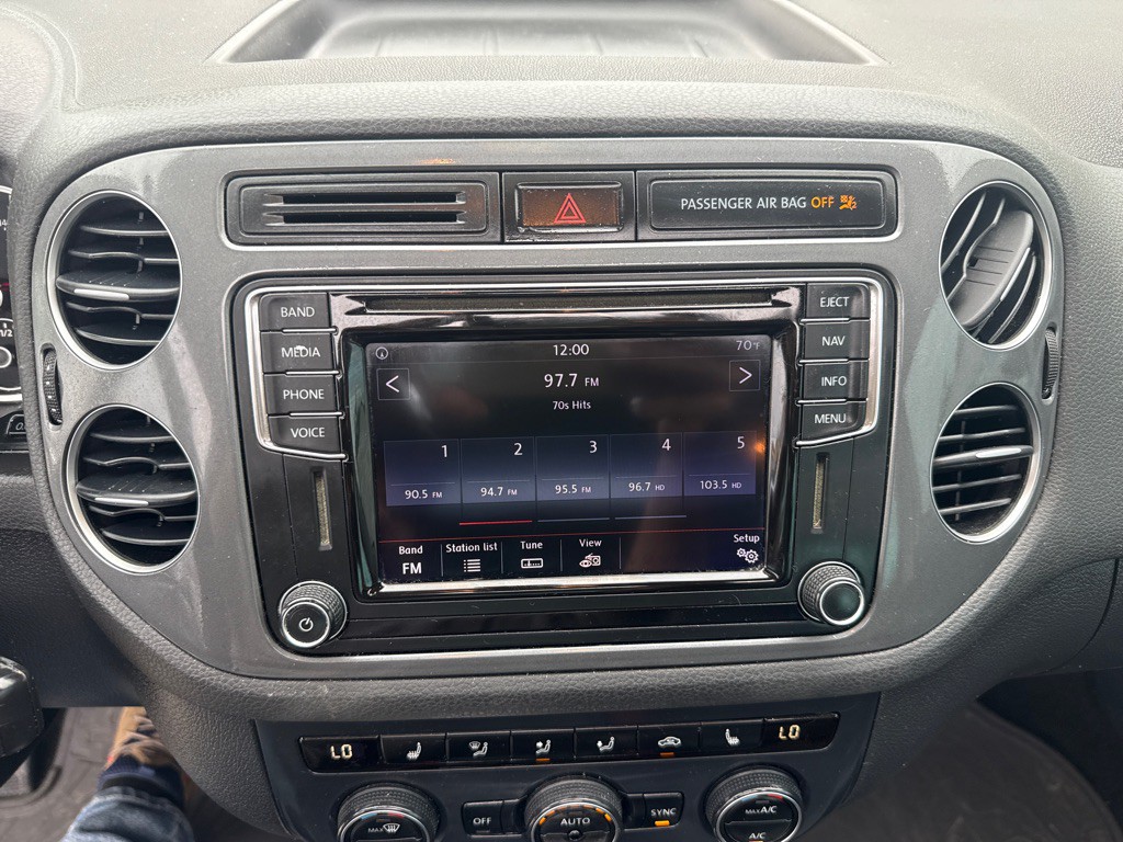 2017 Volkswagen Tiguan Image 16