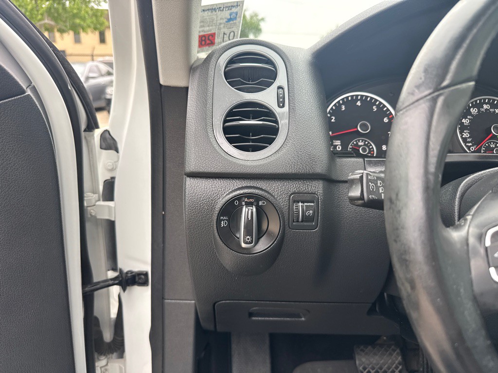 2017 Volkswagen Tiguan Image 21