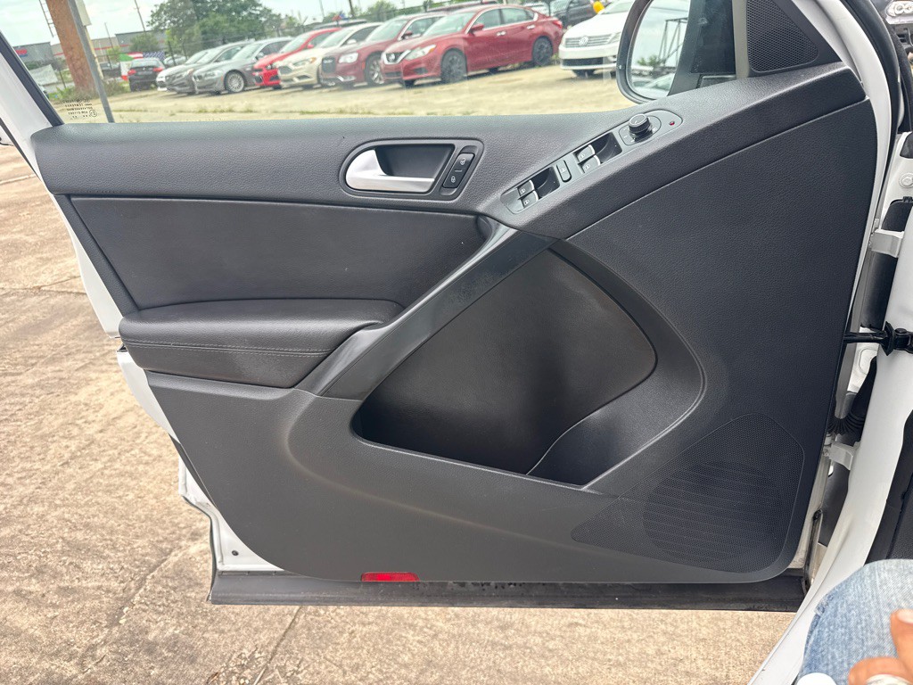 2017 Volkswagen Tiguan Image 22