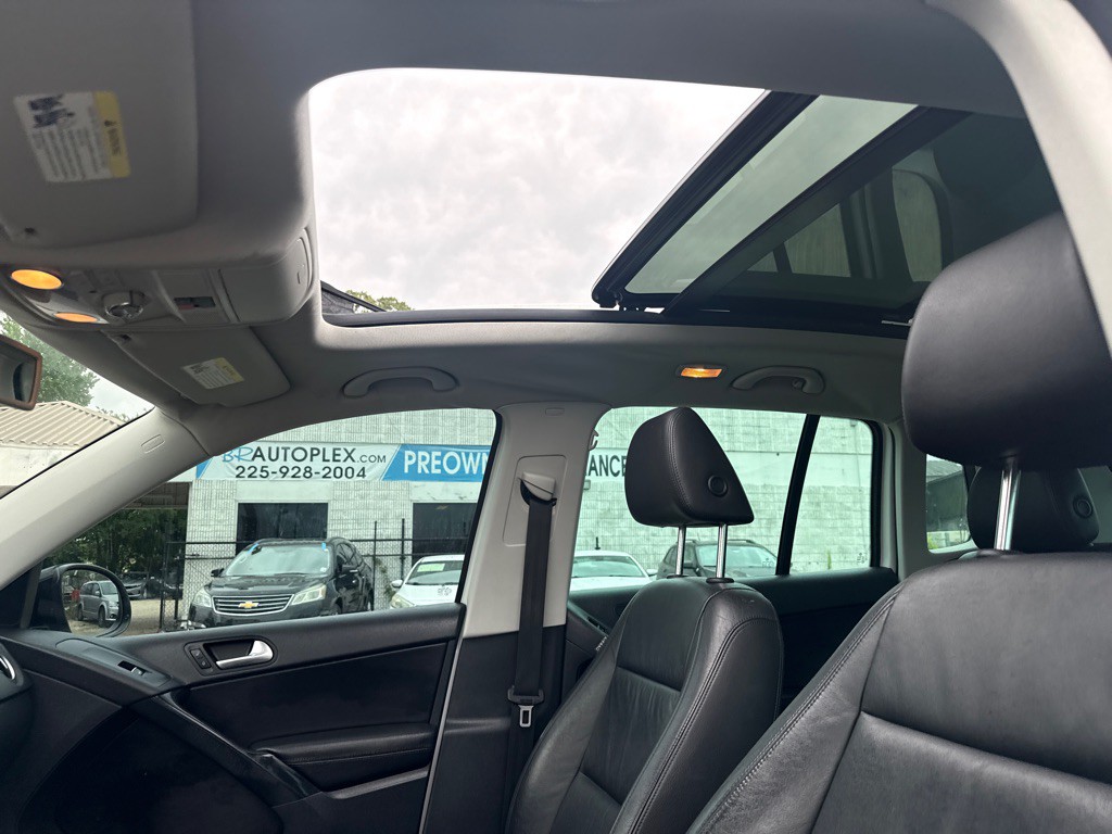 2017 Volkswagen Tiguan Image 24