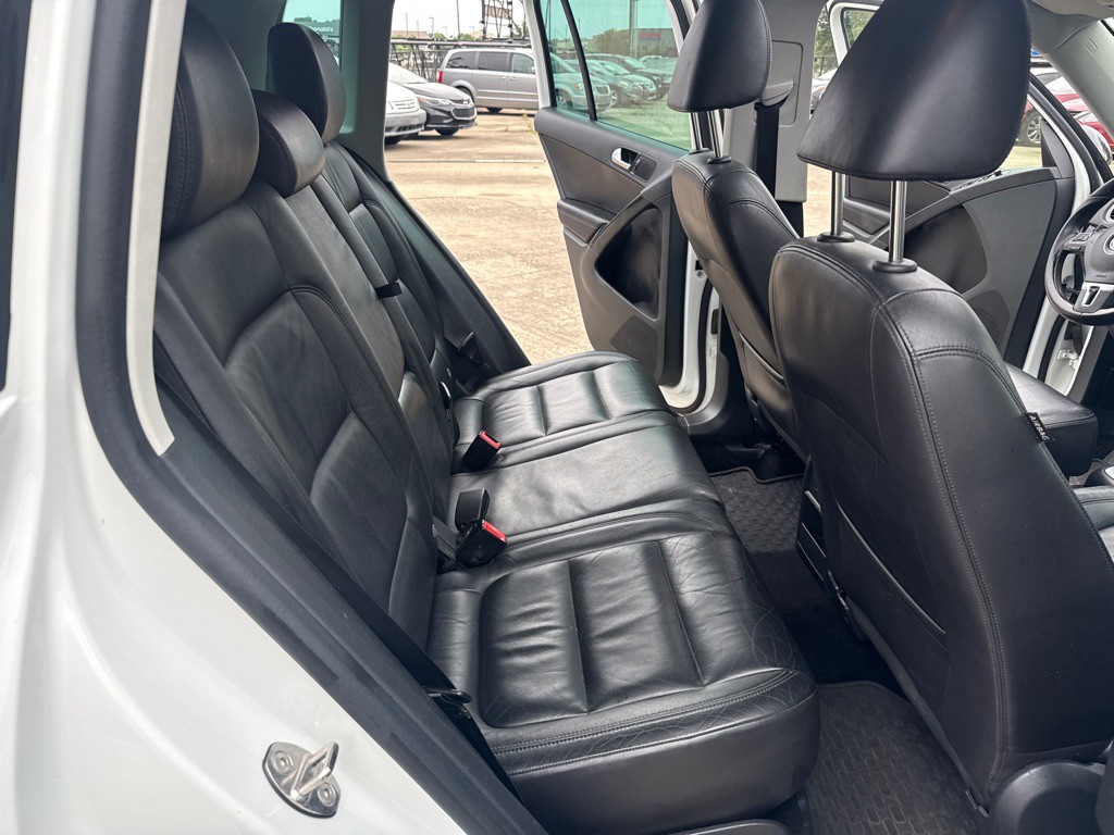 2017 Volkswagen Tiguan Image 28