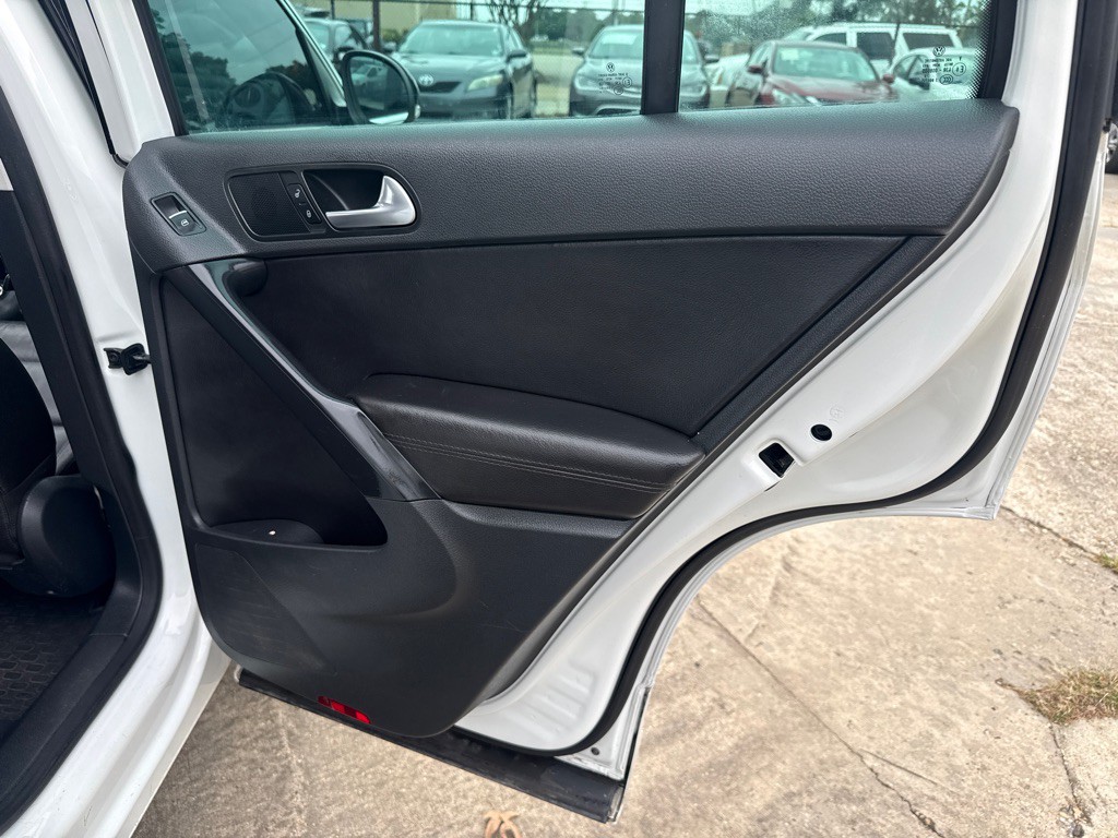 2017 Volkswagen Tiguan Image 29