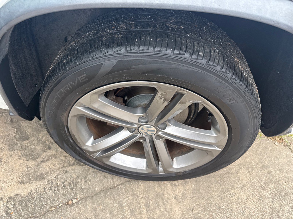 2017 Volkswagen Tiguan Image 35