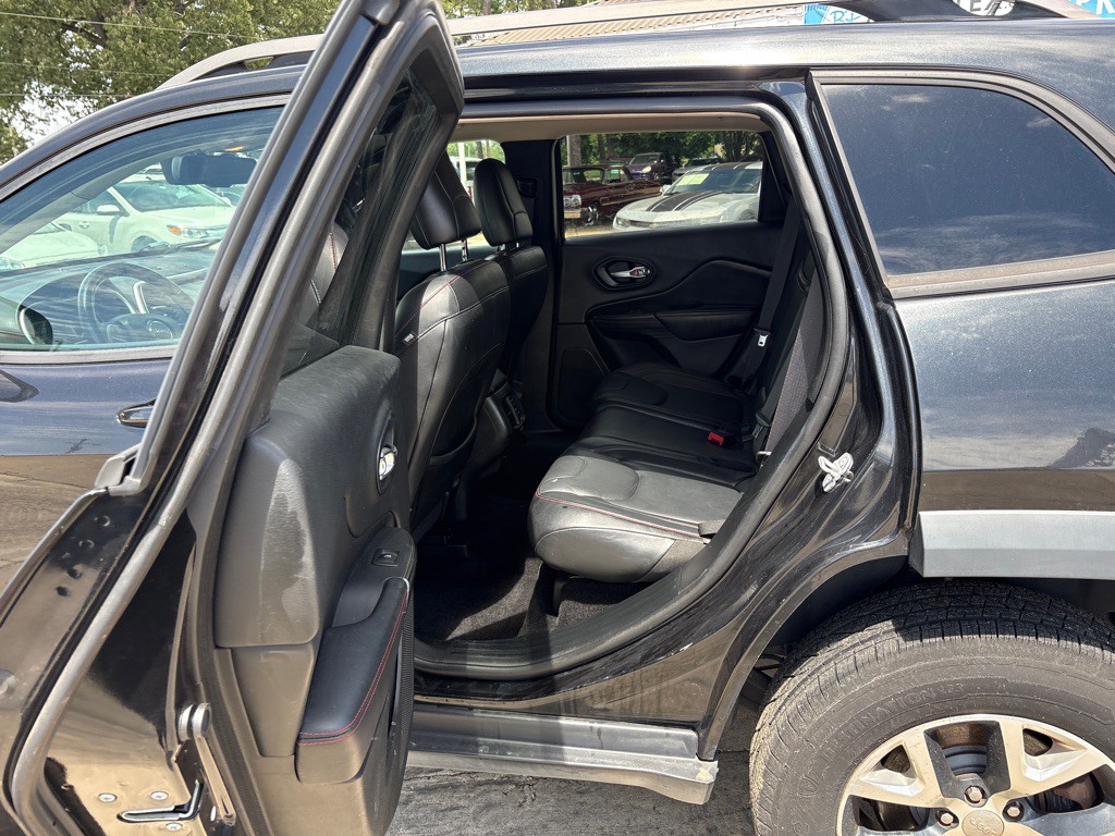 2014 Jeep Cherokee Image 17
