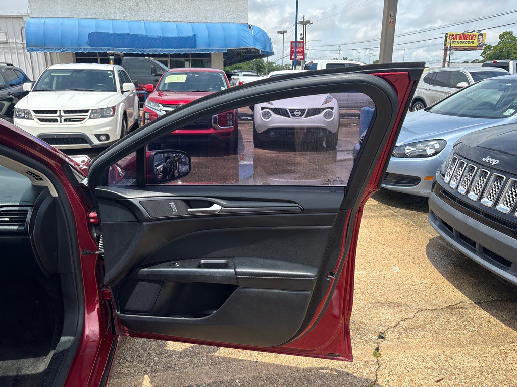 2018 Ford Fusion Image 24