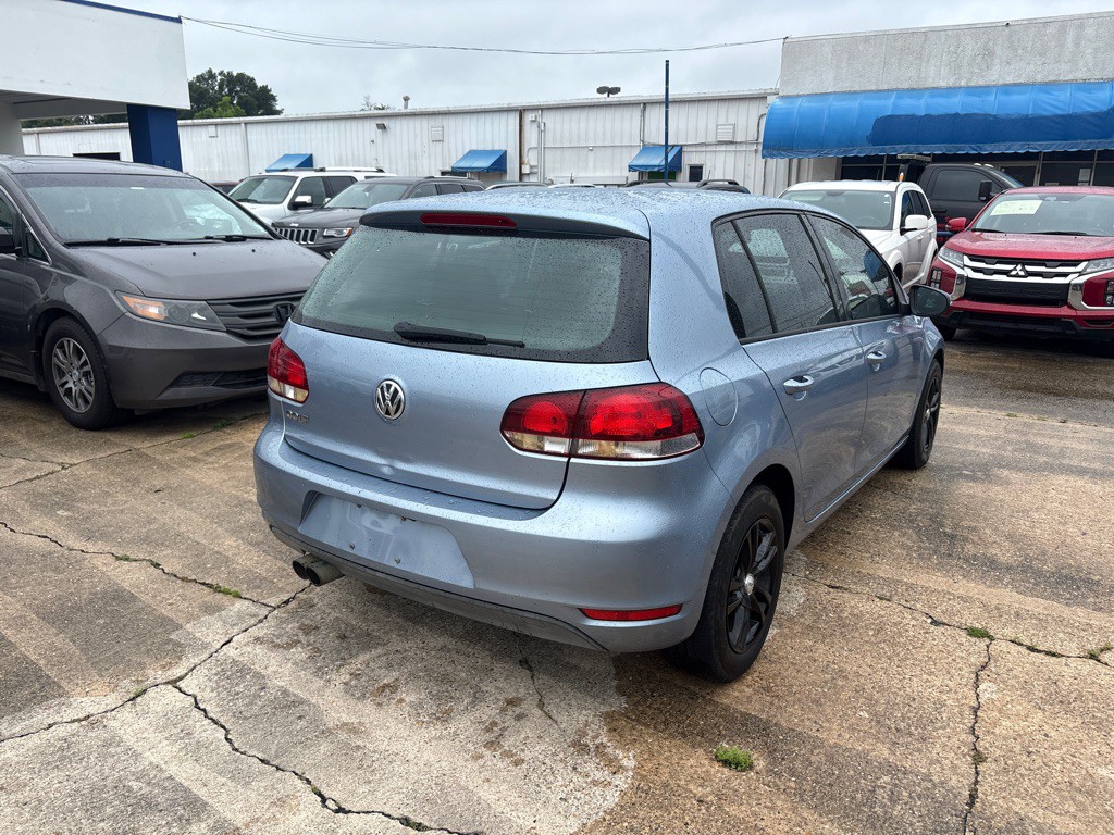 2011 Volkswagen Golf Image 3