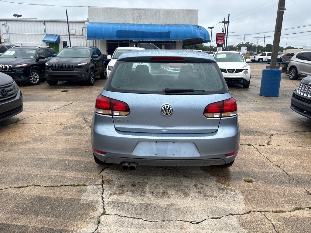 2011 Volkswagen Golf Image 4