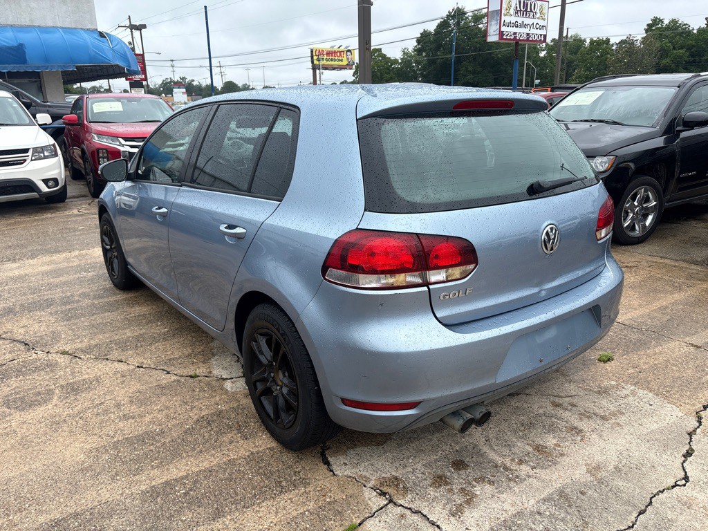 2011 Volkswagen Golf Image 5