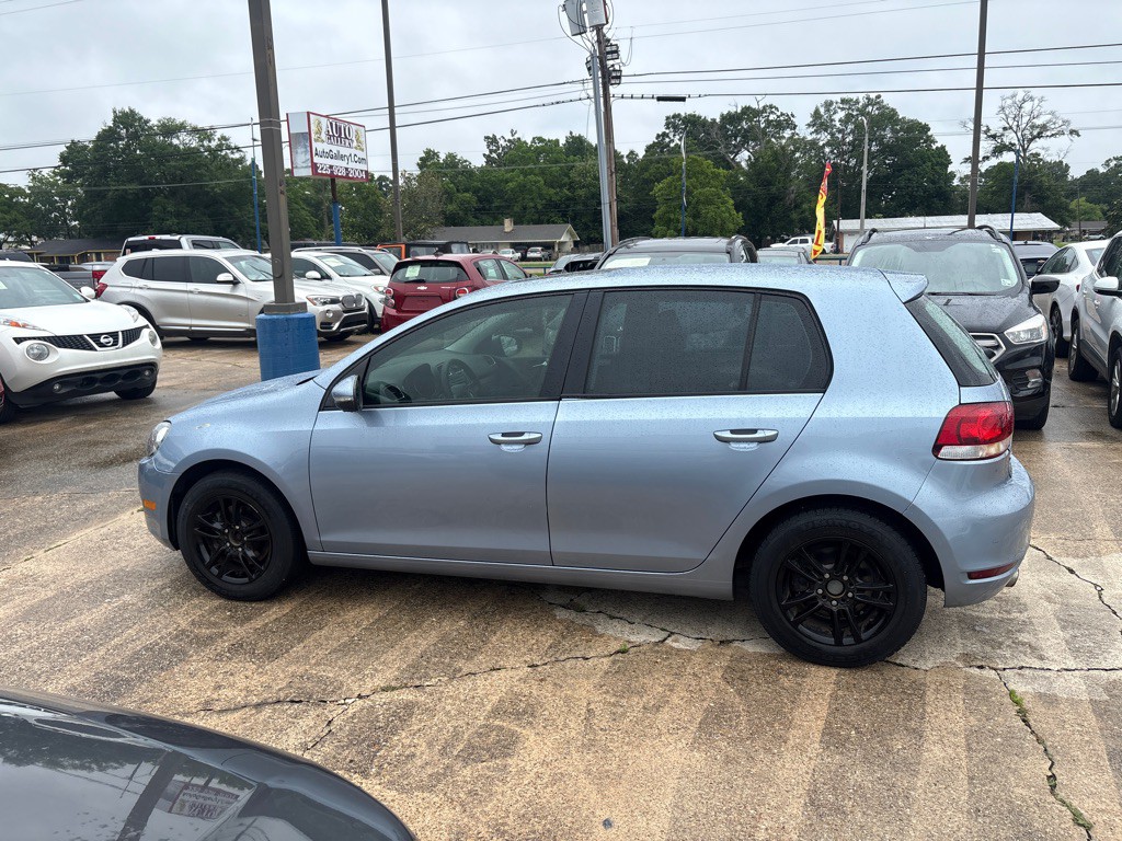 2011 Volkswagen Golf Image 6