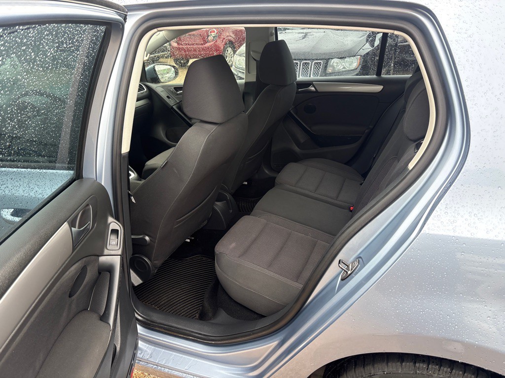 2011 Volkswagen Golf Image 15