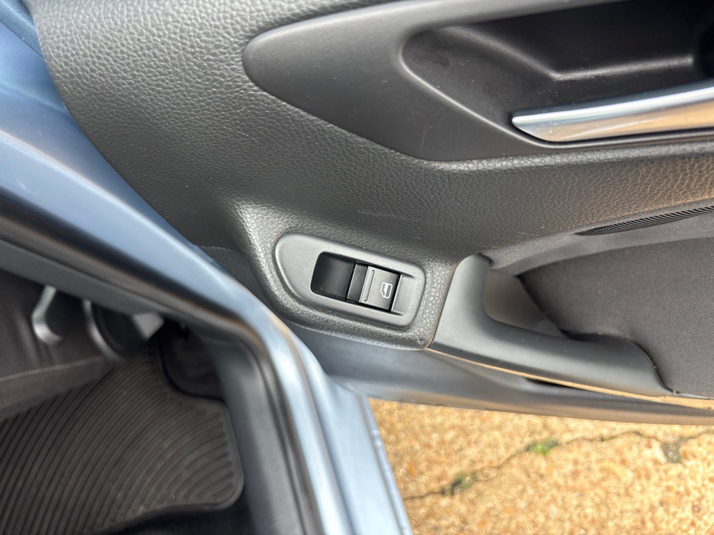 2011 Volkswagen Golf Image 22