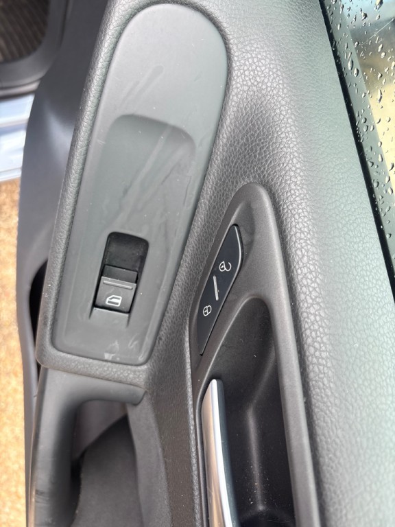 2011 Volkswagen Golf Image 26