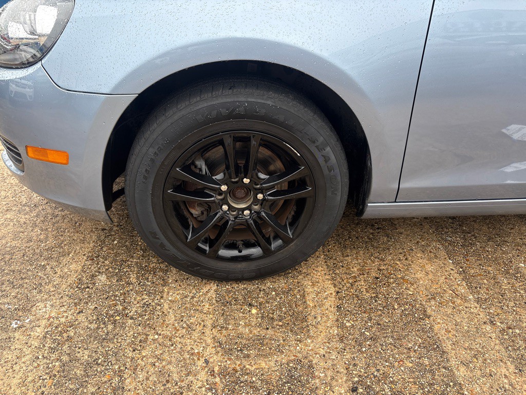 2011 Volkswagen Golf Image 33