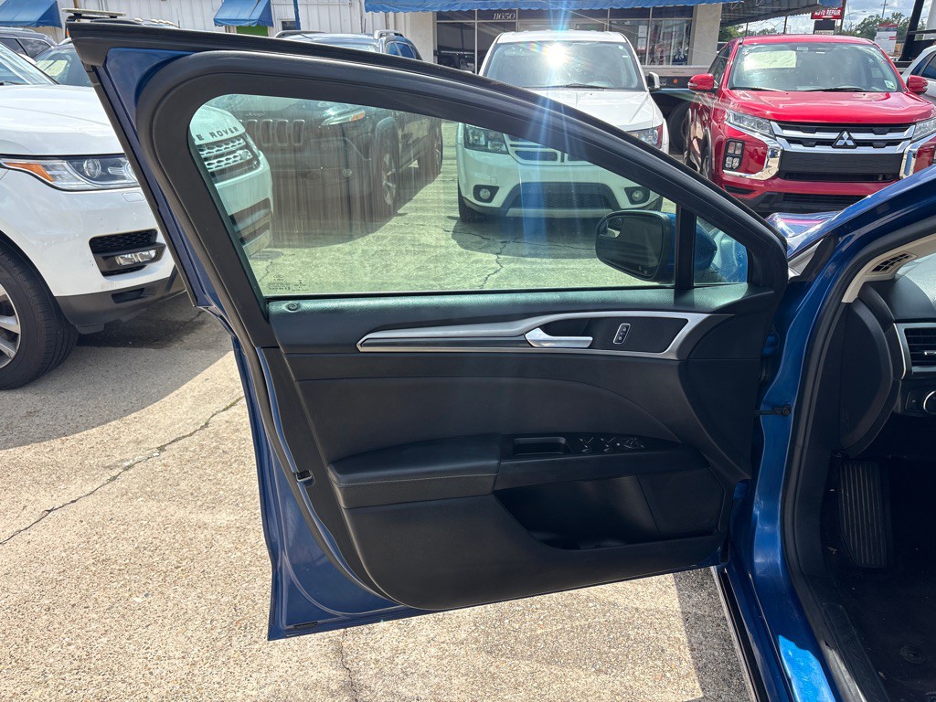 2017 Ford Fusion Image 13