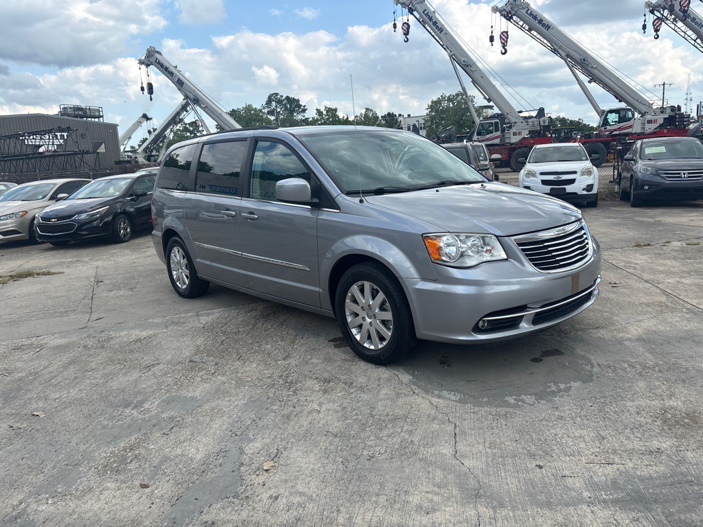2015 Chrysler Town & Country Image 7