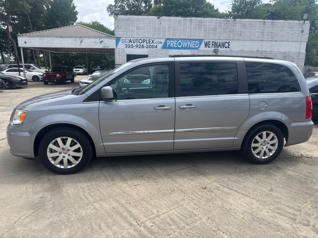 2015 Chrysler Town & Country Image 20