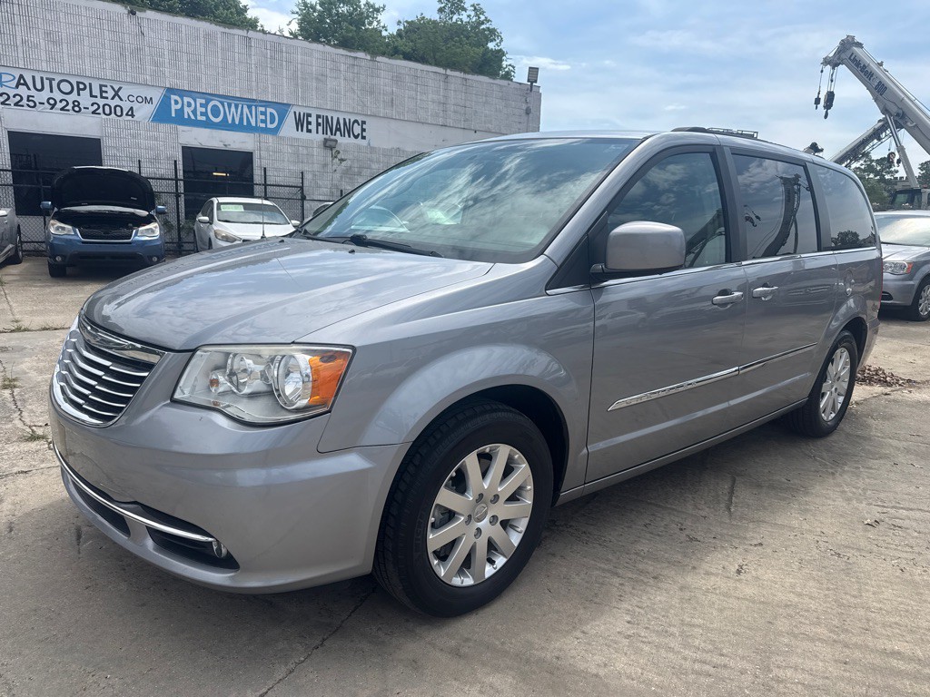 2015 Chrysler Town & Country Image 21