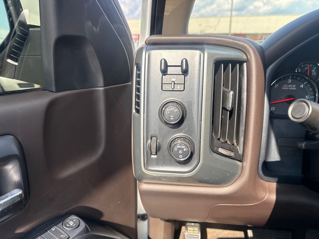 2018 Chevrolet Silverado 1500 Image 16