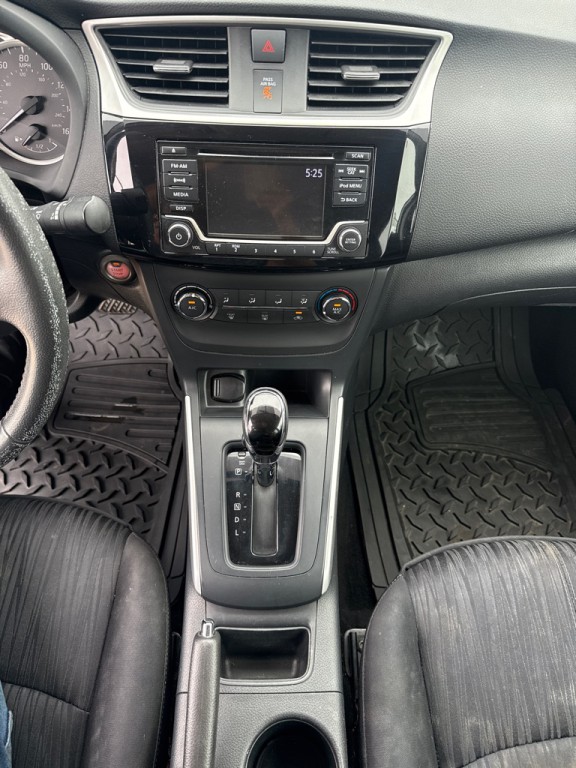 2017 Nissan Sentra Image 15