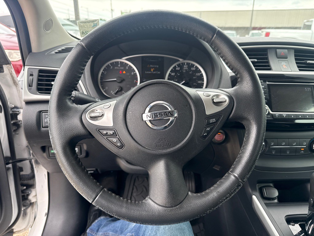 2017 Nissan Sentra Image 16