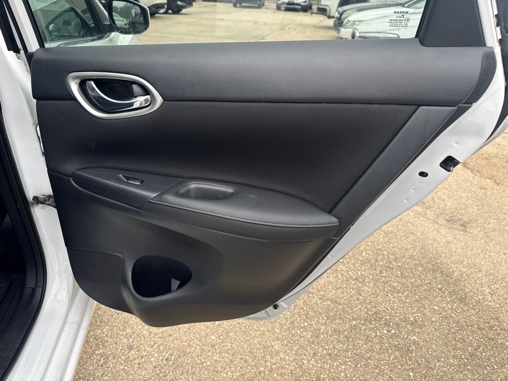 2017 Nissan Sentra Image 25