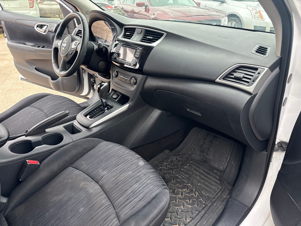 2017 Nissan Sentra Image 26