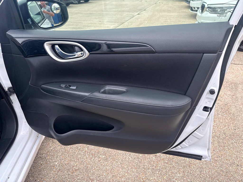 2017 Nissan Sentra Image 28