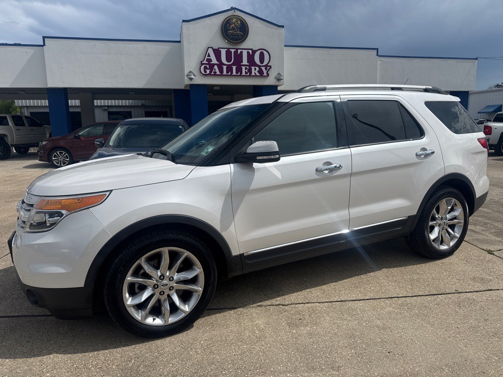 2015 Ford Explorer Image 1