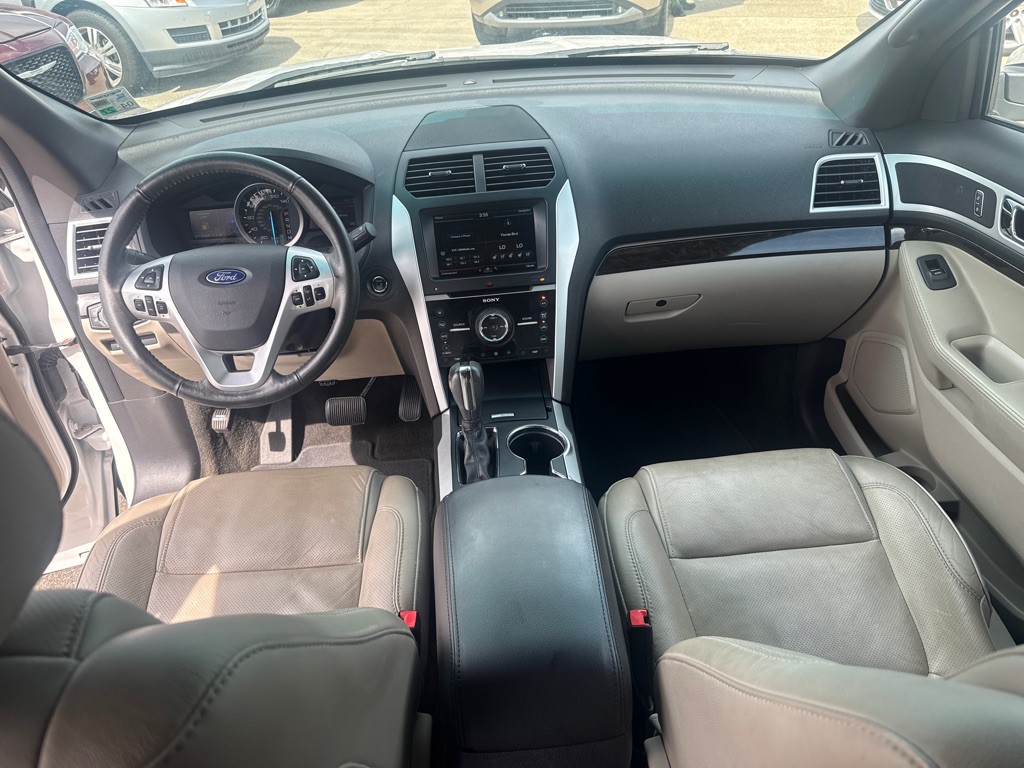 2015 Ford Explorer Image 11