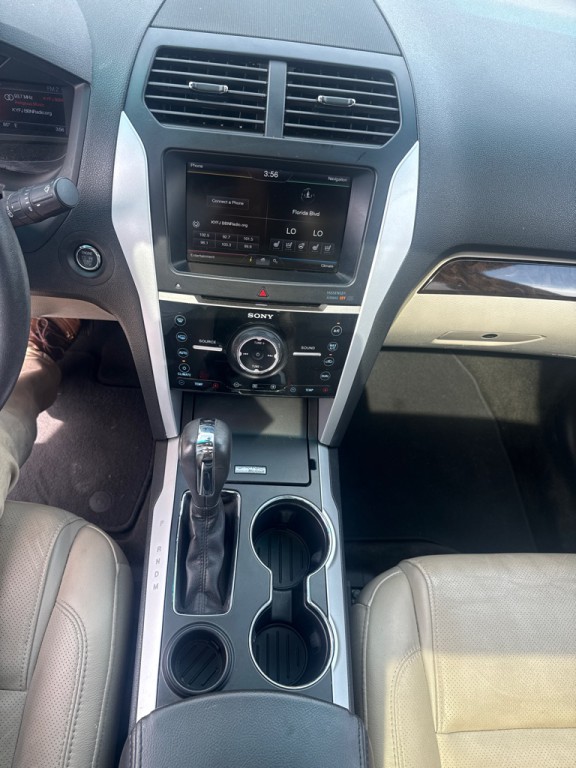 2015 Ford Explorer Image 16