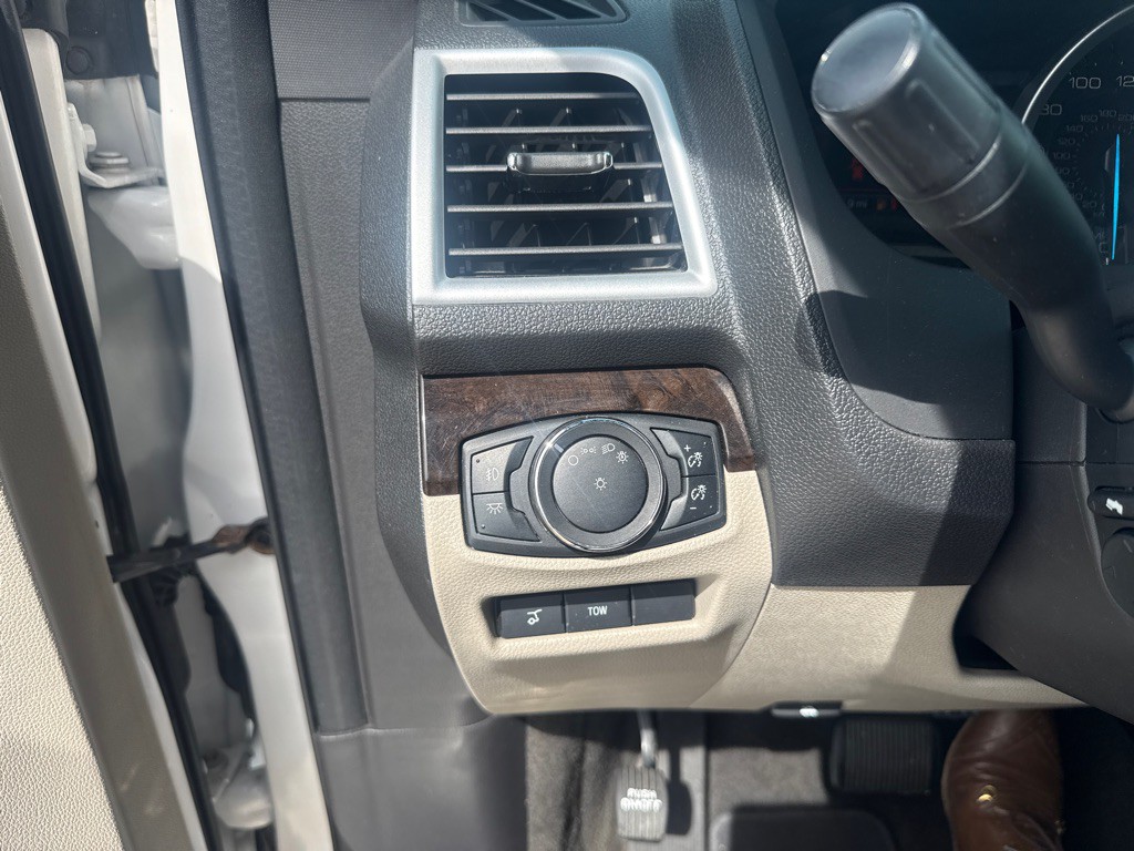 2015 Ford Explorer Image 19