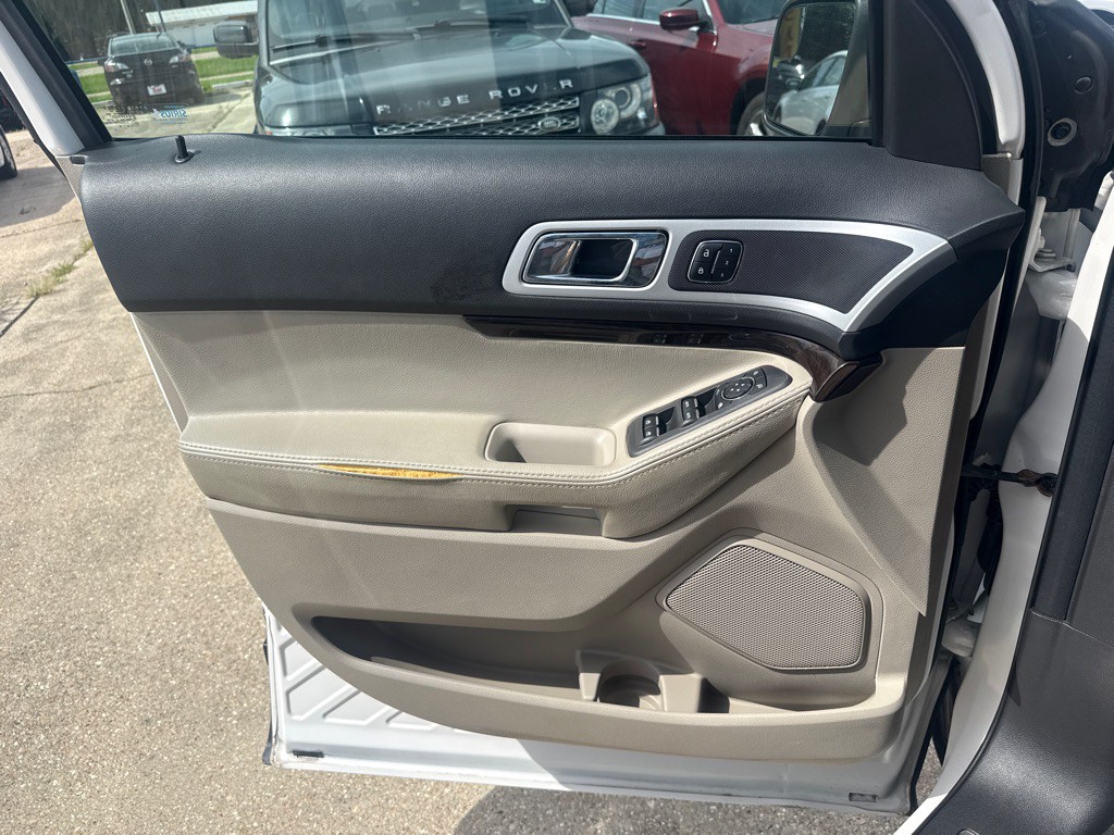 2015 Ford Explorer Image 20
