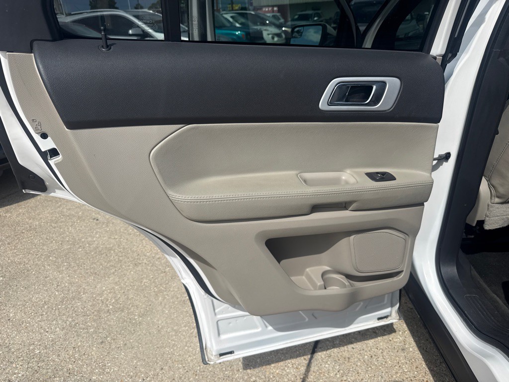 2015 Ford Explorer Image 22
